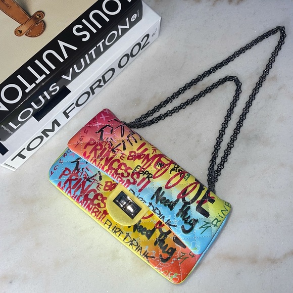 New "Flaunt It" - Multicolored Graffiti Handbag - Picture 7 of 17